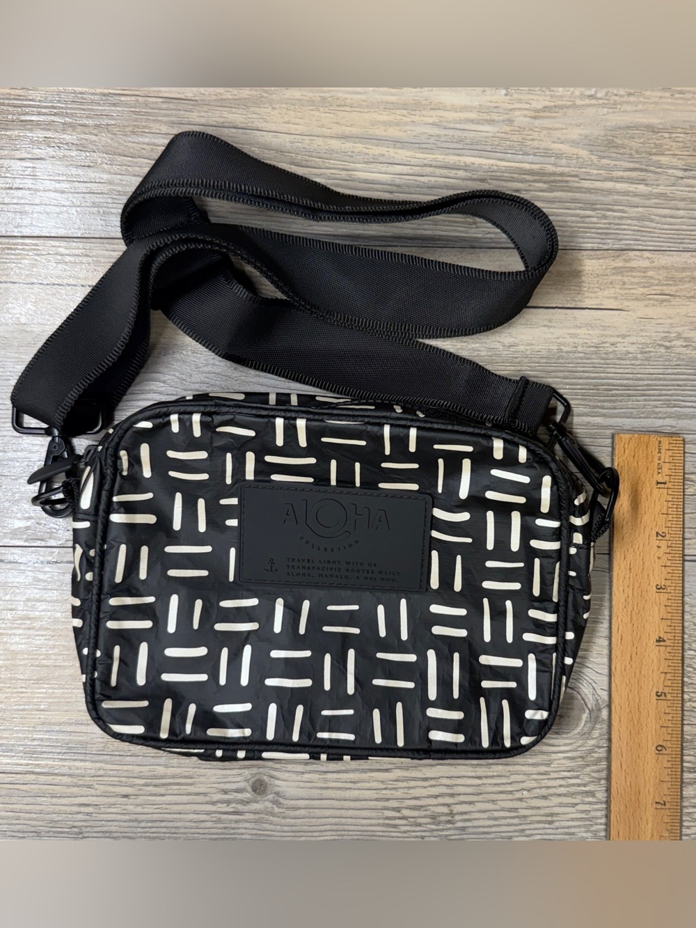 Aloha Collection LE TOUR Rattan Crossbody Bag - Picture 2 of 9